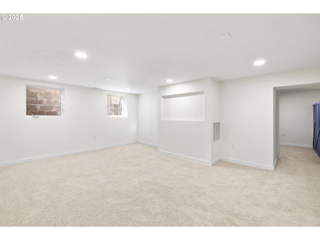 142 Ne 128TH Ave, Portland, OR 97230