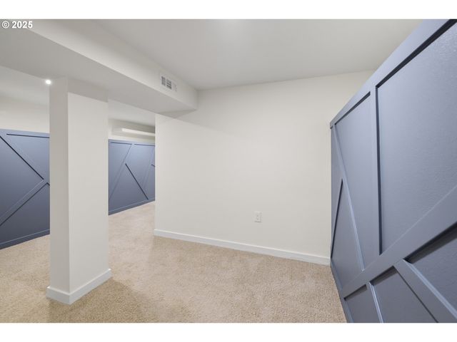 142 Ne 128TH Ave, Portland, OR 97230