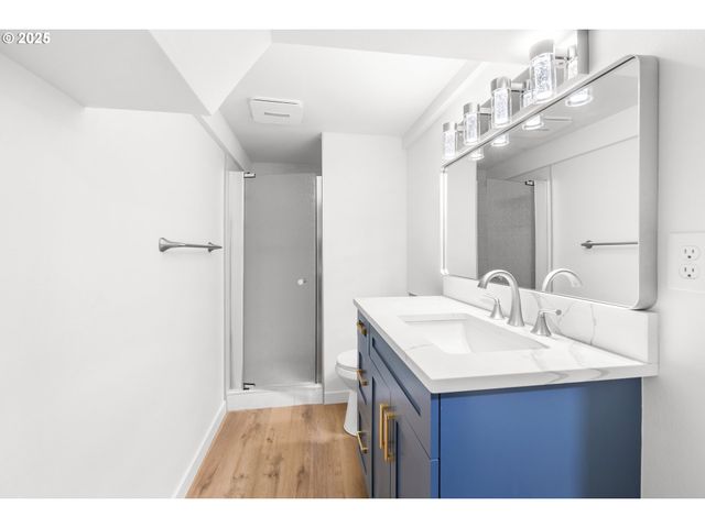 142 Ne 128TH Ave, Portland, OR 97230