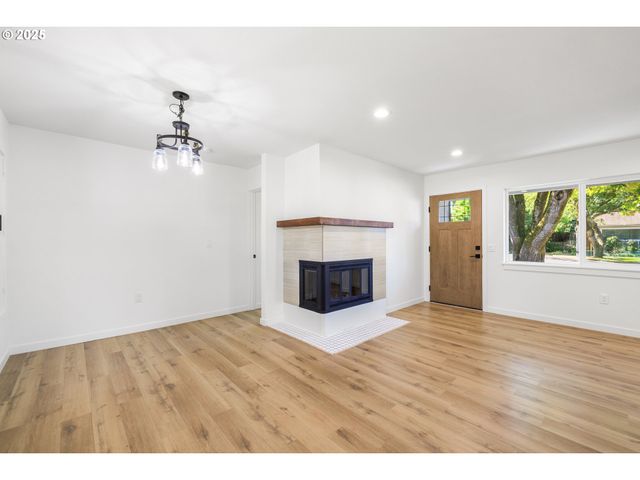 142 Ne 128TH Ave, Portland, OR 97230