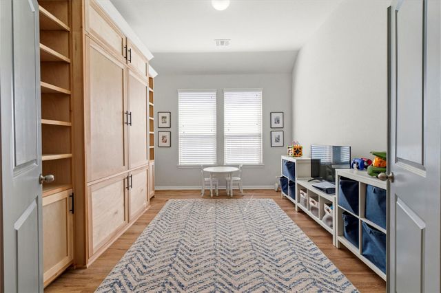 162 Climbing Oaks Place, Montgomery, TX 77316