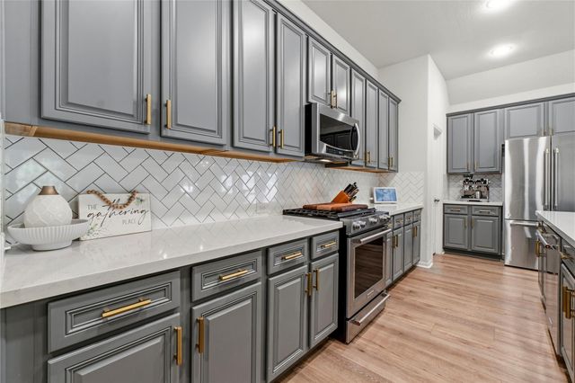 162 Climbing Oaks Place, Montgomery, TX 77316