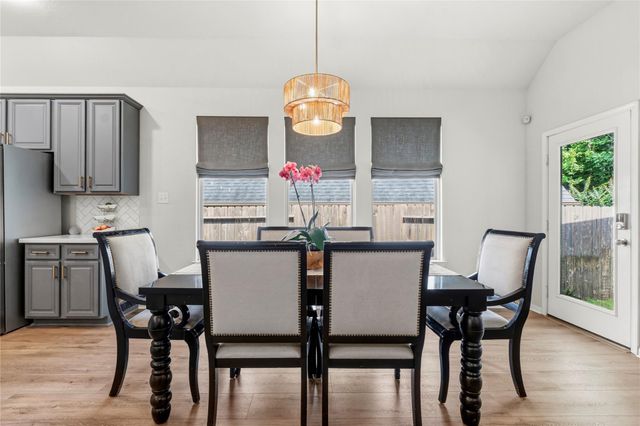 162 Climbing Oaks Place, Montgomery, TX 77316