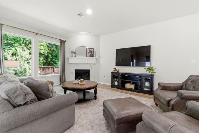 162 Climbing Oaks Place, Montgomery, TX 77316