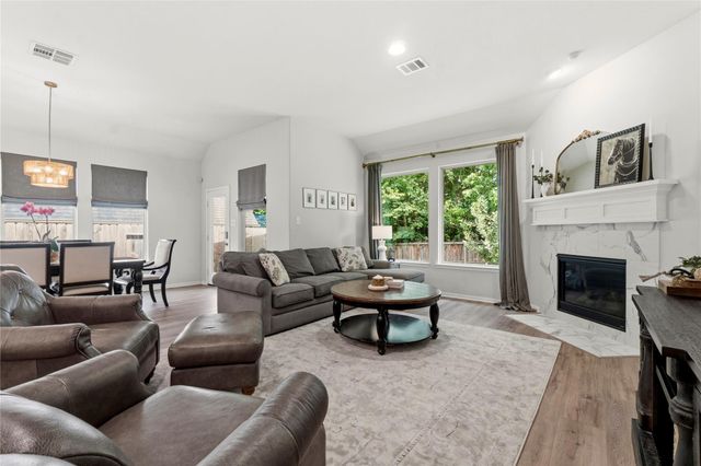162 Climbing Oaks Place, Montgomery, TX 77316