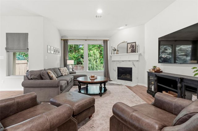 162 Climbing Oaks Place, Montgomery, TX 77316