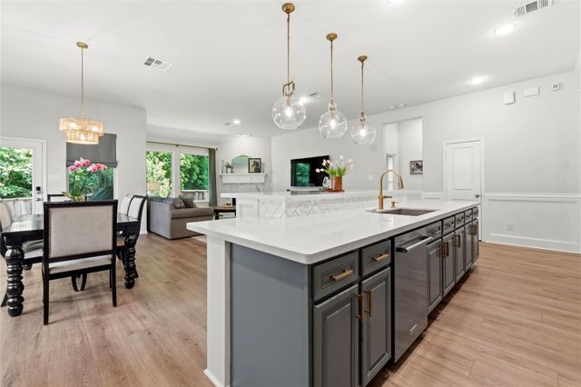 162 Climbing Oaks Place, Montgomery, TX 77316