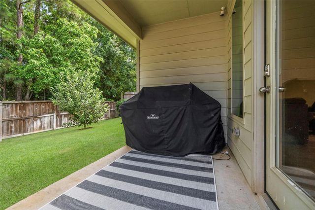 162 Climbing Oaks Place, Montgomery, TX 77316