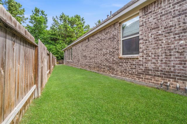 162 Climbing Oaks Place, Montgomery, TX 77316