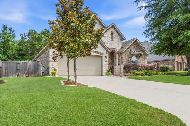 162 Climbing Oaks Place, Montgomery, TX 77316