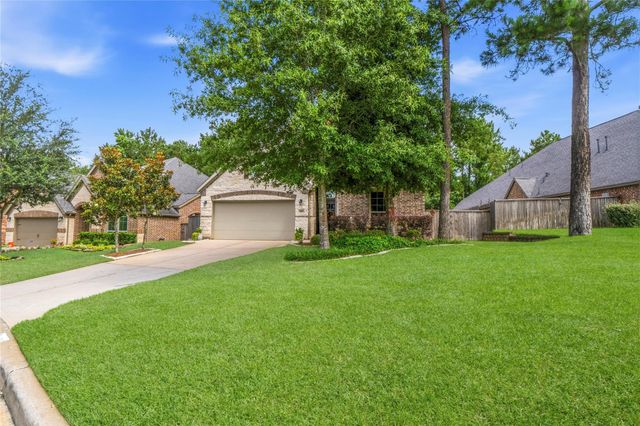 162 Climbing Oaks Place, Montgomery, TX 77316