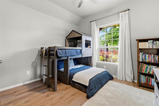 162 Climbing Oaks Place, Montgomery, TX 77316