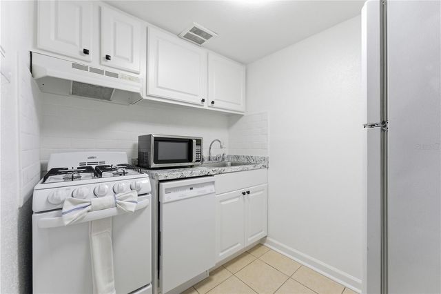 139 OYSTER BAY CIRCLE 160, Altamonte Springs, FL 32701