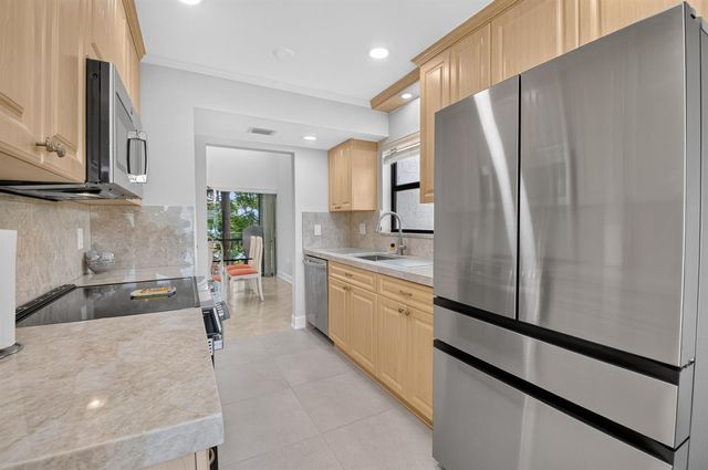 7759 Lakeside Boulevard G806, Boca Raton, FL 33434