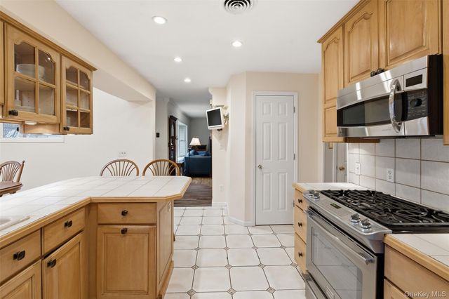 87 Capt Shankey Drive, Garnerville, NY 10923