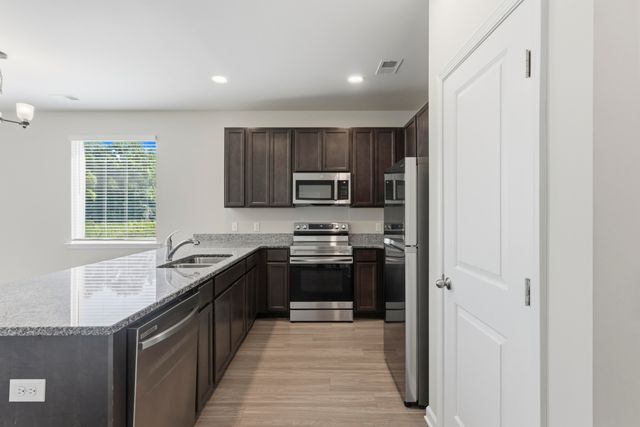 1330 Warrens Way, Manning, SC 29102