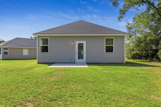1330 Warrens Way, Manning, SC 29102