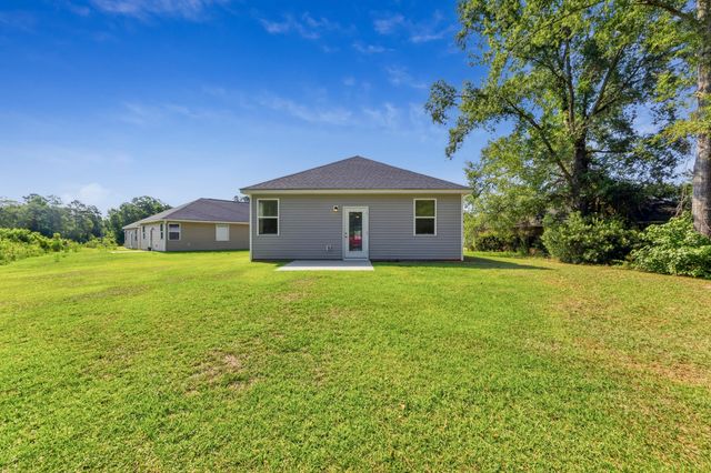1330 Warrens Way, Manning, SC 29102