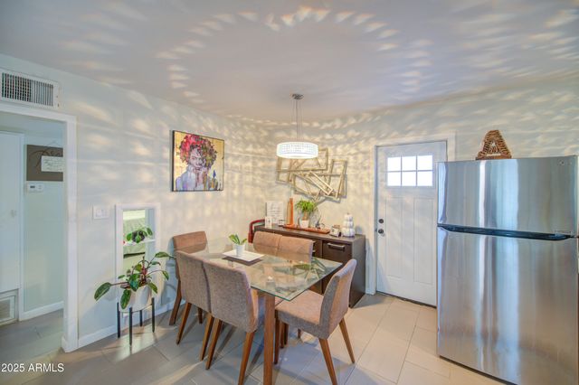 2508 E CLARENDON Avenue, Phoenix, AZ 85016