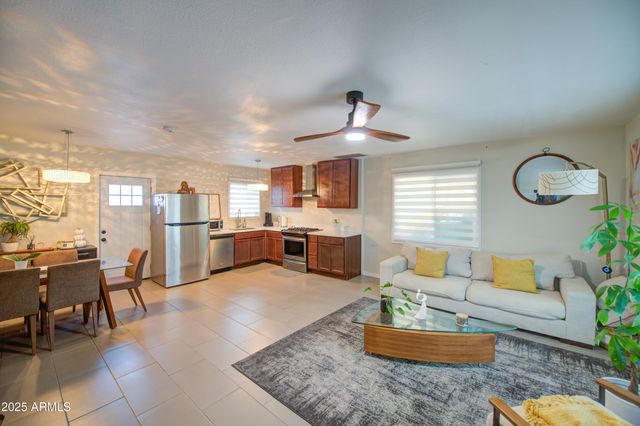 2508 E CLARENDON Avenue, Phoenix, AZ 85016