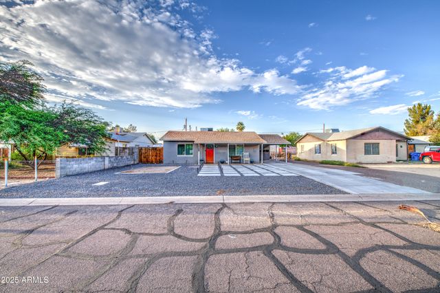 2508 E CLARENDON Avenue, Phoenix, AZ 85016