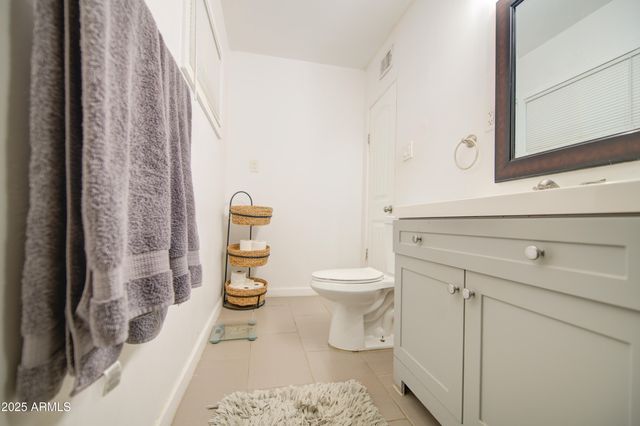 2508 E CLARENDON Avenue, Phoenix, AZ 85016