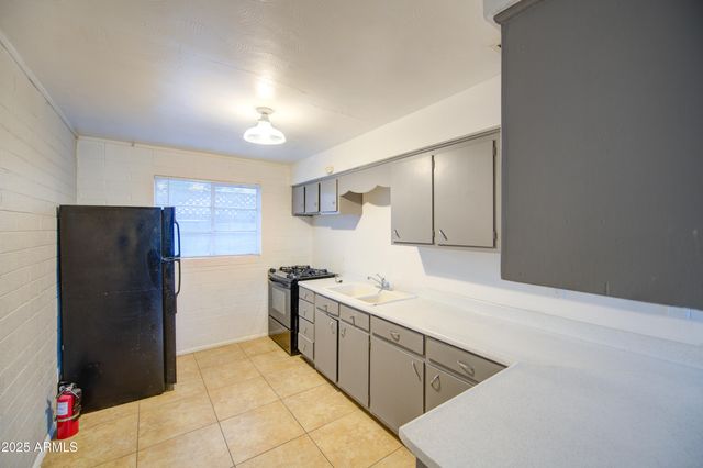 2508 E CLARENDON Avenue, Phoenix, AZ 85016