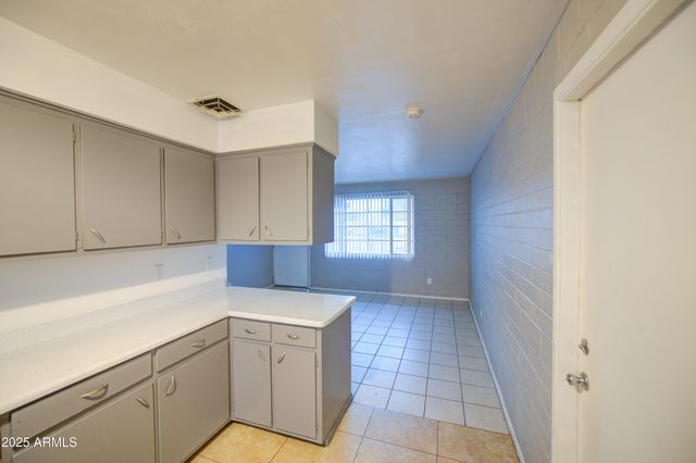 2508 E CLARENDON Avenue, Phoenix, AZ 85016