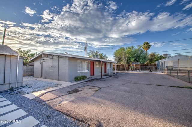 2508 E CLARENDON Avenue, Phoenix, AZ 85016