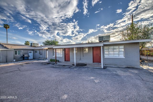 2508 E CLARENDON Avenue, Phoenix, AZ 85016