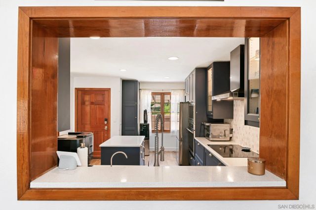 8647 Circle R Valley, Escondido, CA 92026
