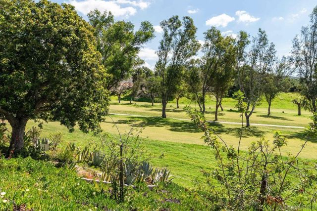 8647 Circle R Valley, Escondido, CA 92026