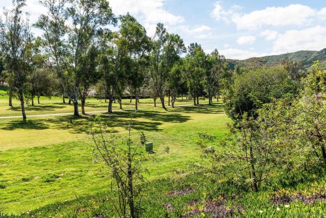 8647 Circle R Valley, Escondido, CA 92026
