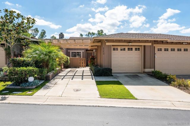 8647 Circle R Valley, Escondido, CA 92026