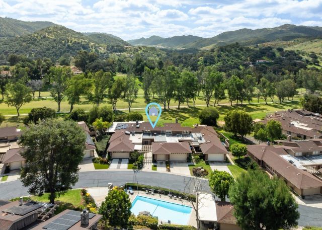 8647 Circle R Valley, Escondido, CA 92026