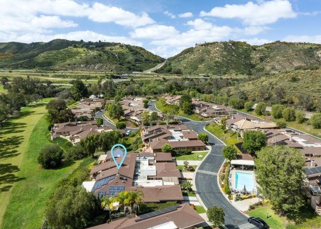 8647 Circle R Valley, Escondido, CA 92026