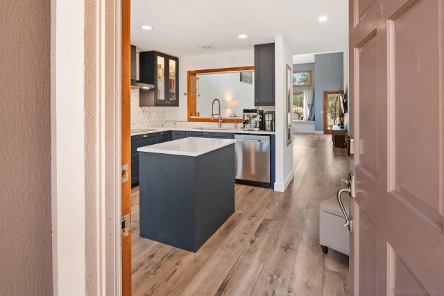 8647 Circle R Valley, Escondido, CA 92026
