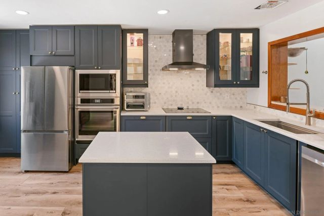 8647 Circle R Valley, Escondido, CA 92026