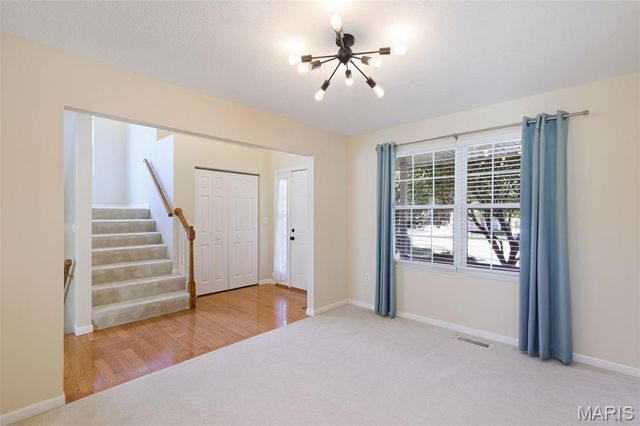 2807 Hunters Crossing Drive, Edwardsville, IL 62025