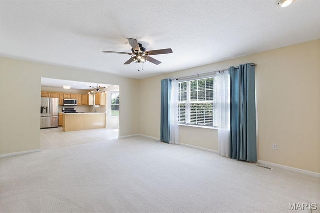 2807 Hunters Crossing Drive, Edwardsville, IL 62025