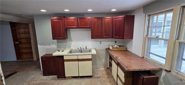 245 North Ellicott Street, Amherst, NY 14221