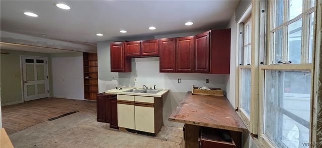 245 North Ellicott Street, Amherst, NY 14221