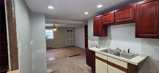 245 North Ellicott Street, Amherst, NY 14221