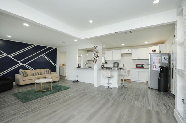 5739 Waterford Drive, Houston, TX 77033