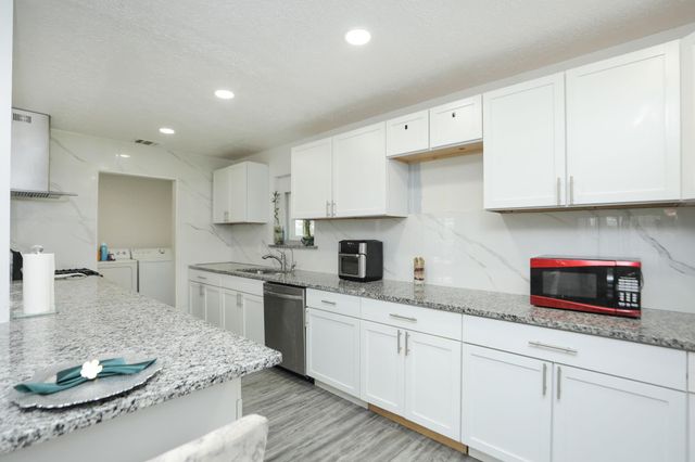 5739 Waterford Drive, Houston, TX 77033