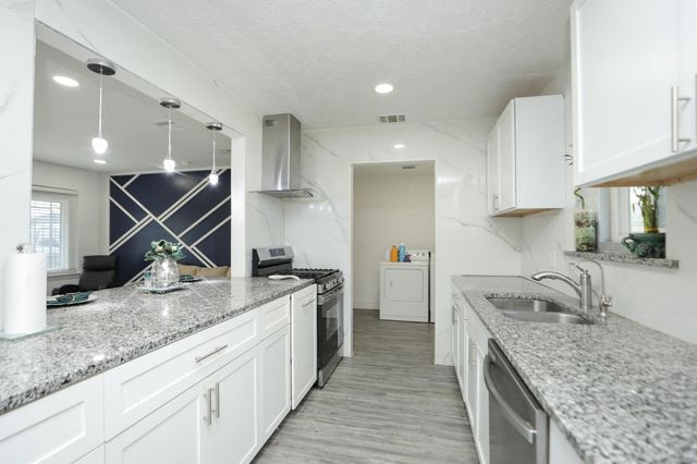 5739 Waterford Drive, Houston, TX 77033