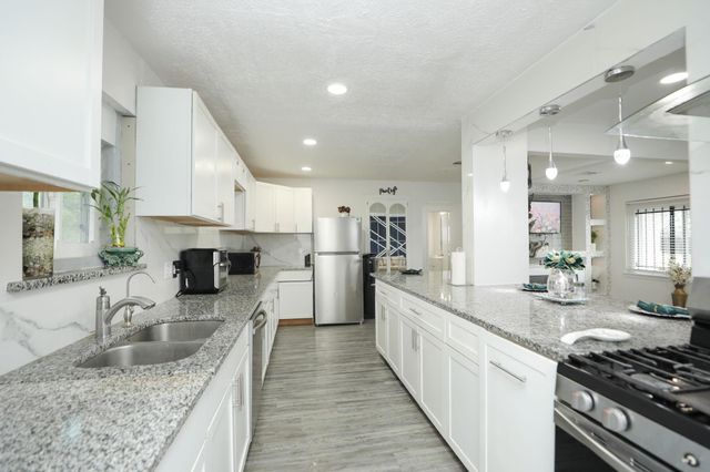 5739 Waterford Drive, Houston, TX 77033