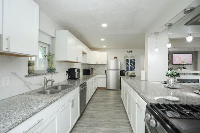 5739 Waterford Drive, Houston, TX 77033