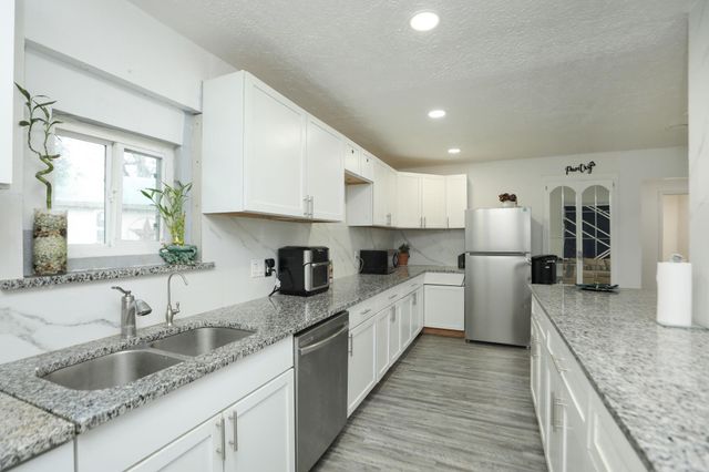 5739 Waterford Drive, Houston, TX 77033