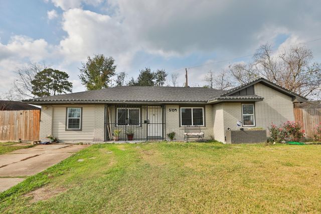 5739 Waterford Drive, Houston, TX 77033